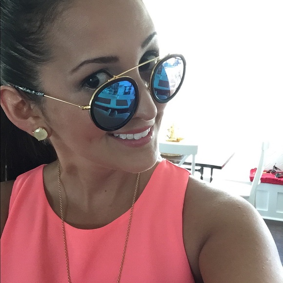 Meet your Posher, Elianna - Picture 2 of 6